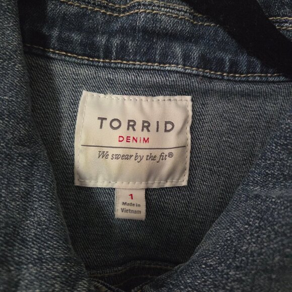 Torrid Women’s Size 1 Denim Jean Vest Cropped Distressed Medium Wash - Picture 4 of 5